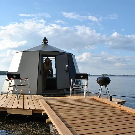 Båthotell Aurorahut Igloo - Ka-yaks Included Imatra